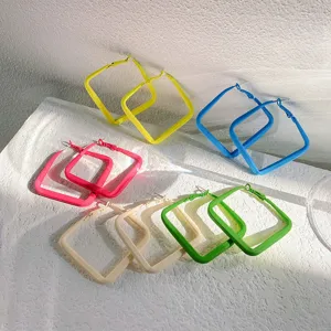 Snoepkleur Geometrisch Vierkant Oorringen Legering Verguld Minimalistisch Effen Kleur U-Vormig Oorbellen Voor Vrouwen Sieraden Cadeau