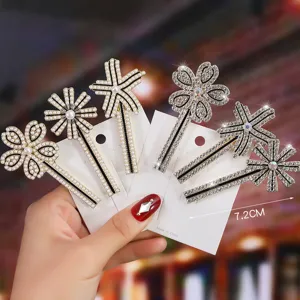 Korean style pearl and rhinestone hair clips set, elegant flower hairpin for women and girls.