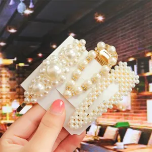 Pearl rhinestone hair clip set for women, elegant multi-piece metal hair accessories for daily wear.