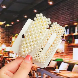 Elegant pearl hair clip set for women, gorgeous geometric design hair accessories for daily style.