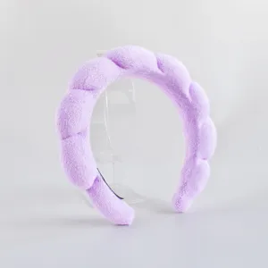 Bandeau de maquillage violet bouffant, serre-tête éponge doux pour soin du visage quotidien.