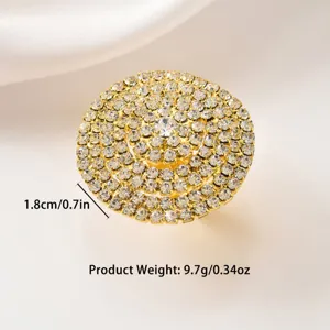 Elegante anello circolare dorato con strass scintillanti e pavé completo regolabile.