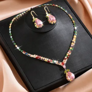Squisito set collana e orecchini a goccia in zircone con cristalli multicolori per stile unico.