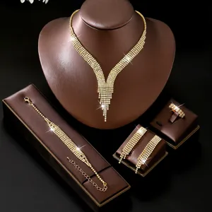 Prachtige bruids sieraden set 4-delig strass franje ketting oorbellen armband ring.