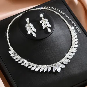 Parure de bijoux de mariée collier et boucles d'oreilles zirconium, feuille.
