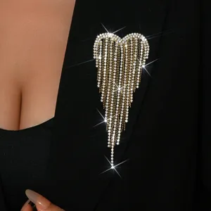 Dettaglio spilla elegante cuore strass frange, spilla corsage cristallo per abbigliamento.