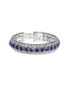 Retro Hofstil glänzender Strass offener Armreif mit drei Reihen blauen und klaren Kristallen.