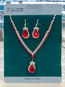 Set di collana e orecchini in zircone rosso elegante gioielli di lusso per feste e matrimoni