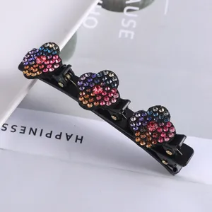 Meerlaagse strass haarklem met kleurrijke kristallen bloemen, eendenbekklem detailweergave.