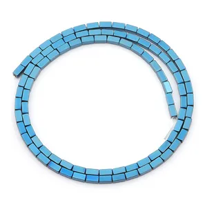 Blaue Hämatit Vierkant Säulen Perlen Detailaufnahme, ideal für DIY Schmuckherstellung Basteln.