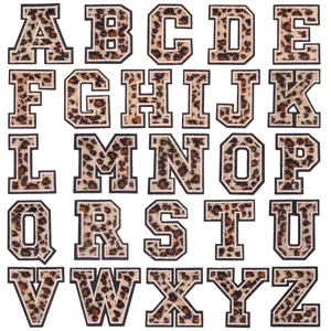 Patchs brodés alphabet imprimé léopard pour vêtements, chapeaux, sacs et coques de téléphone.