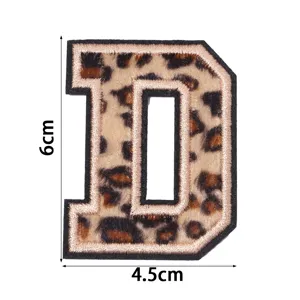 Patch brode lettre D motif leopard pour decoration de coque de telephone et vetement
