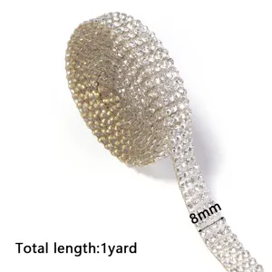 Detailansicht des 8mm breiten selbstklebenden Strassbandes, 1 Yard Länge für DIY.