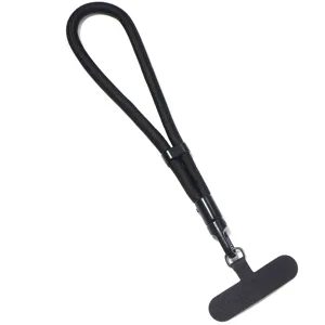 Vue rapprochée de la lanière de poignet noire réglable avec languette d'attache et clip en métal.