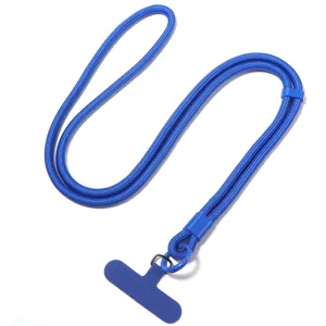 Dettaglio cinturino per cellulare intrecciato blu, corda regolabile anti-smarrimento.