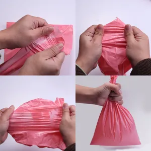 Verstärkter rosa Versandtaschen-Detailblick zeigt extreme Reißfestigkeit und Elastizität.