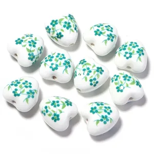 Perles en ceramique coeur motif floral pour bijoux faits main bracelets accessoires details.