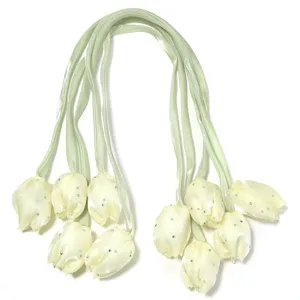 Accessoire de ruban de bourgeon de fleur de tulipe en satin avec strass pour cheveux et vêtements.