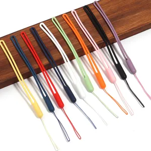 Laccetti corti da polso in silicone colorato per custodia telefono e ciondoli, pack.