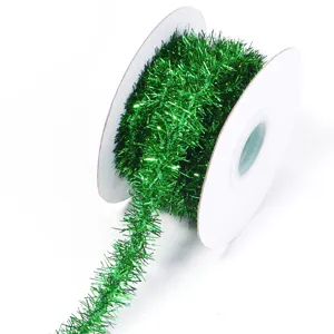 Grüne Lametta Girlande Band für Weihnachtsbaum Dekoration, Geschenke Verpackung und Basteln.