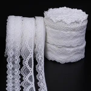 Rotolo di nastro di pizzo elastico bianco per indumenti, intimo, cucito di abiti da sposa.