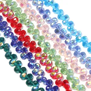 Gefacetteerde kristalglas aardbei kralen detail, perfect voor DIY sieraden en armbanden.