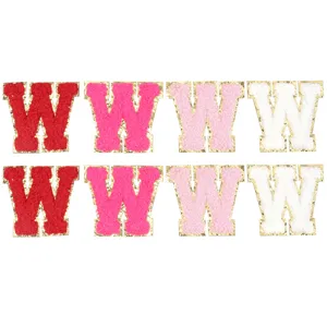 Ciniglia bordo glitter oro lettera W toppa dettaglio primo piano per accessori fai te.