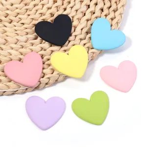 Colorful heart resin flatback charms, perfect for DIY phone cases and hair clips decoration.