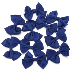 Accessoires de nœud en satin double couche bleu foncé pour pinces à cheveux et décoration DIY.