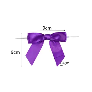 Noeud en ruban polyester violet avec attache fil pour emballage de boîte cadeau et fête.