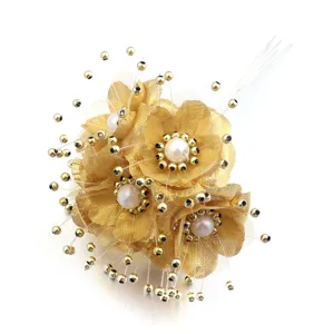 Flor de tela dorada accesorio para el pelo perla decoración de boda hecha a mano para manualidades.