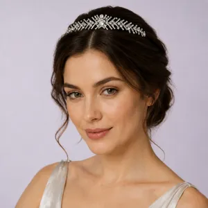 Élégant Serre-Tête Tiara en Alliage Strass Couronne Avec Fleurs Nœud Ailes Coiffure pour Mariage Banquet Fête Photographie Femme Accessoire Cheveux
