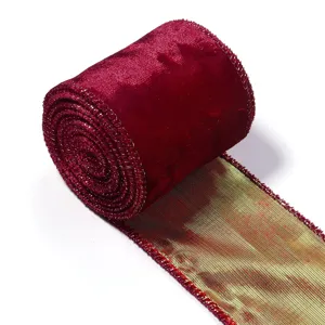 Cinta de terciopelo rojo con borde dorado para manualidades navideñas DIY, pinzas y ropa detalle.