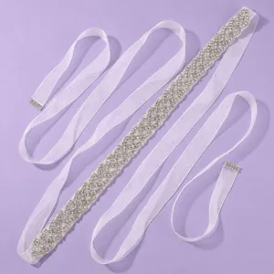 Squisita cintura da sposa in strass con nastro bianco per abito da sposa e vestito elegante.