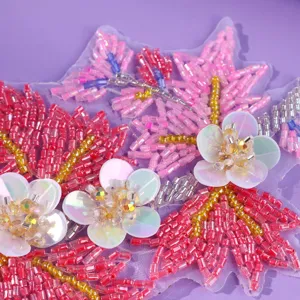 Handgemaakte kralen bloem patch pailletten applicatie DIY handwerk voor blazer jasje kleding.
