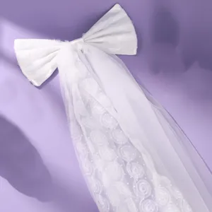 Witte sluier met strik elegante haaraccessoire voor bruid bruiloft feest fotograaf hoofddeksel