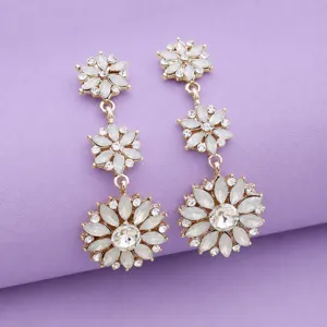 Elegante goudkleurige meervoudige bloemhangende oorknopjes met strass voor vrouwen.