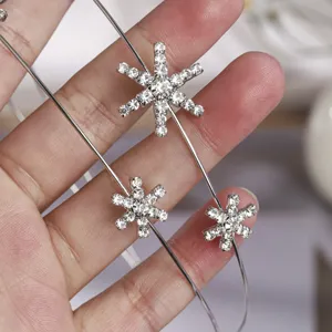 Rhinestone snowflake hair hoop detail shot, elegant silver double layer hair accessory for women.