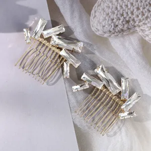 Rhinestone hair combs detail shot, gold plated geometric crystal hair accessories for party.