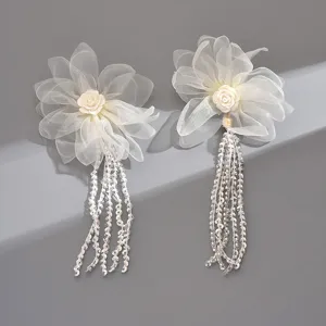 Exquisite 3D Stoffblumen Ohrringe mit langen Perlenquasten für Damen trendiger modischer Schmuck.