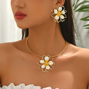 Western Style Enamel Flower Jewelry Set Hollow Double Layer Petal Necklace Stud Earrings Iron Camellia Jewelry For Women