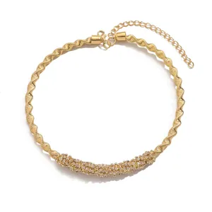 Collar gargantilla de espiral con pedrería dorada para mujeres, accesorio de joyería elegante.