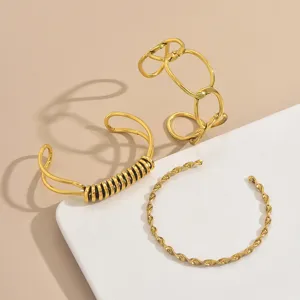 Set di 3 bracciali rigidi geometrici dorati da donna, gioielli di modo retrò multistrato.