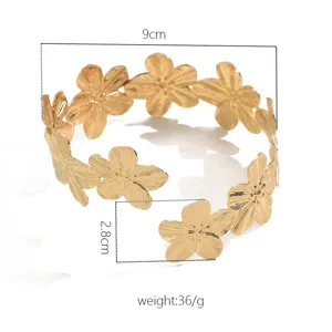 Bracciale polsino aperto fiori dorati multistrato catena corpo gioiello accessorio