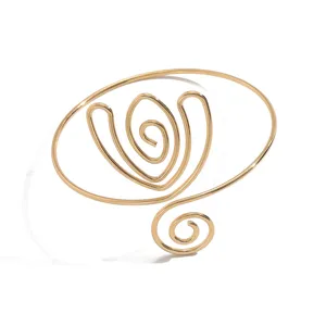 Bracciale braccio filo oro fiore astratto geometrico aperto corpo gioielli stile.