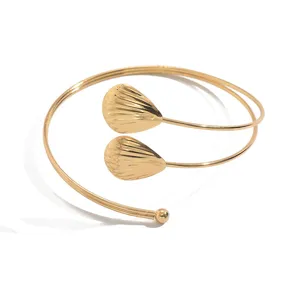 Bracciale da braccio con conchiglia geometrica aperta minimalista per donna, gioiello alla moda.