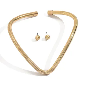 Ensemble de bijoux collier ras de cou ouvert géométrique exagéré et boucles d'oreilles