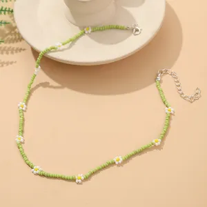Bohemian green beaded daisy necklace for women handmade floral choker jewelry accessory