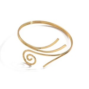 Goldene mehrschichtige offene Armreif Armspange geometrische Spirale Körperschmuck Damen