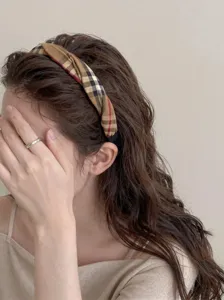Klassischer karierter Knoten-Haarreif für Damen, stilvolles Vintage-Haarband für den Alltag.